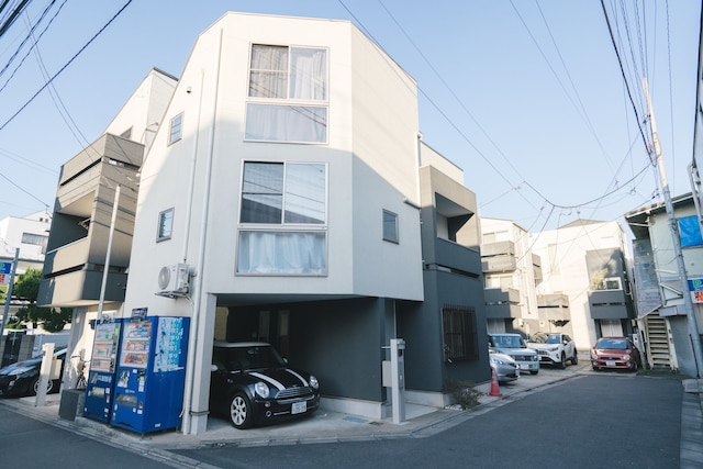 The Wizard of Oz' in Shinjuku