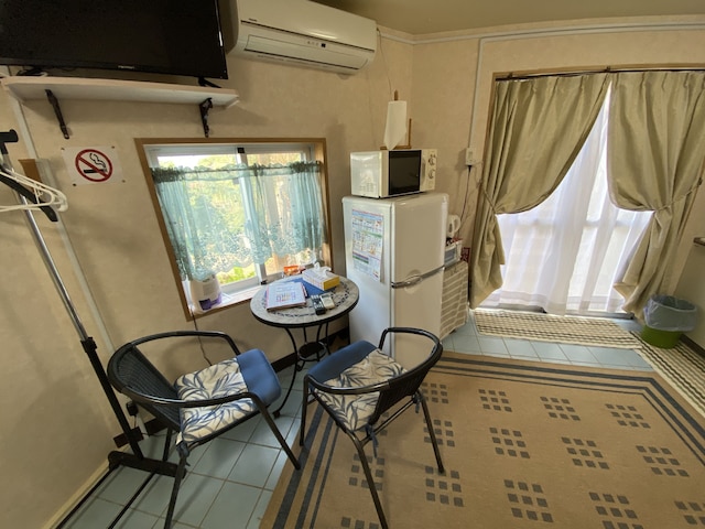 Beach House 2 & Private Beach