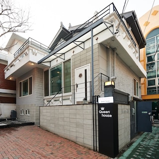 Queen House Hongdae