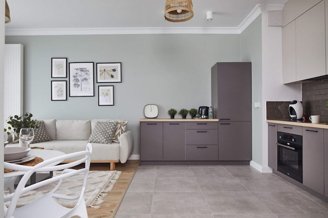 メトロ イミエリン エイスH フロア アパートメント