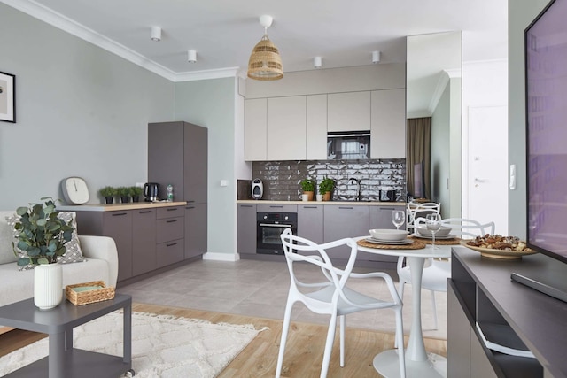 メトロ イミエリン エイスH フロア アパートメント