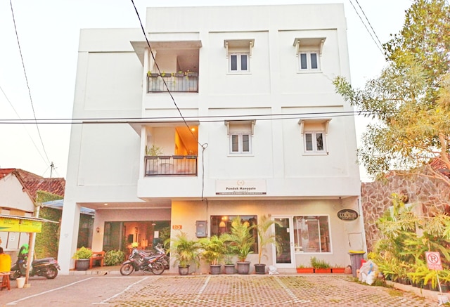 マンゴロ ホームステイ シャリア