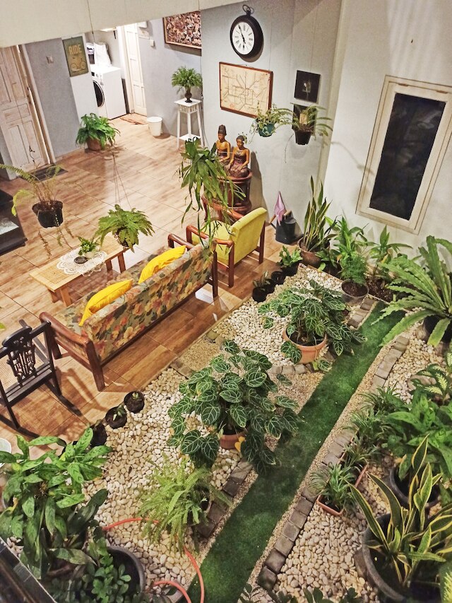 マンゴロ ホームステイ シャリア