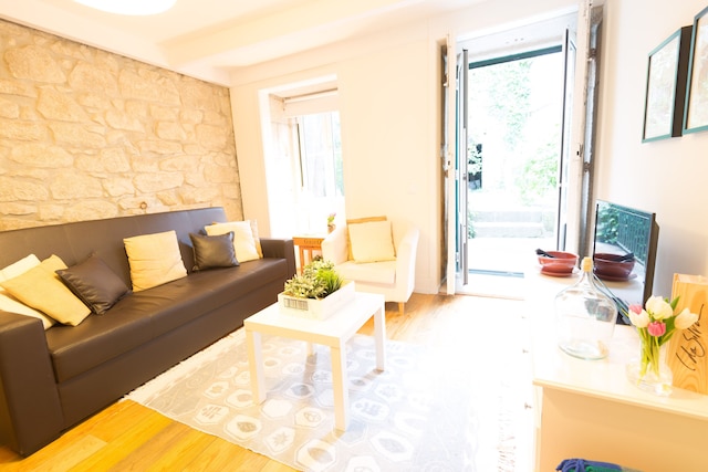 FRS001  ヴィノフィーノ 2B デュプレックス プライベート ガーデン WIFI  ビュー