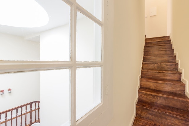 ナダ06  ファイサマ アパートメンツ デュプレックス ウィズ 2 ベッドルームズ