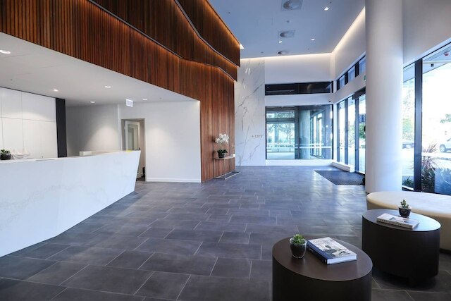 スタイリスト 2 ベッドルームズ アパートメント ウィズ プール / ジム / パーキング