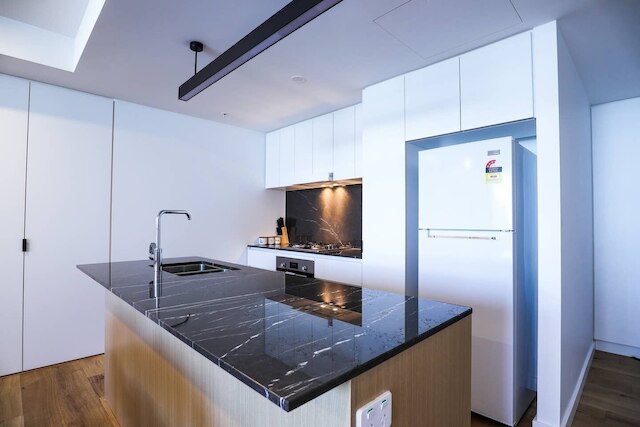 スタイリスト 2 ベッドルームズ アパートメント ウィズ プール / ジム / パーキング