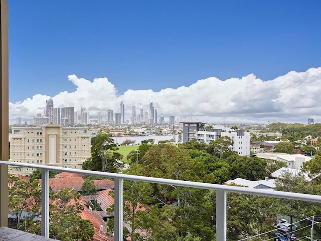 ラグジュリアス 2 ベッド 2 バス アパートメント ウィズ パーキングッ@ サウスポート