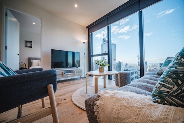 モダン リビィングッ@ コリンズ セントロ ロケーション 2 ベッドRム