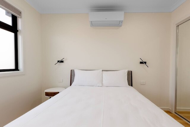 インプレッシブ & スペーシャス ニュー タウンハウス ット プレストン