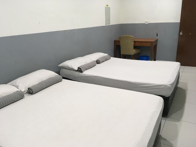 アイデアル ホテル スリ ペルマイスリ チェラス