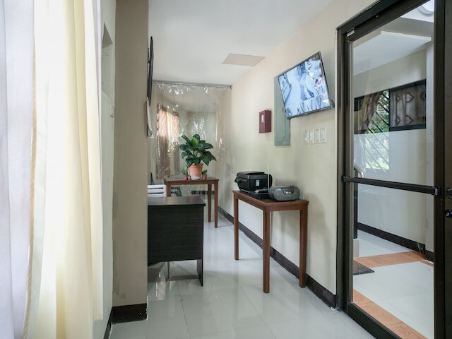 スーパー OYO 604 シャトー シンコ ドーミテル - ホステル