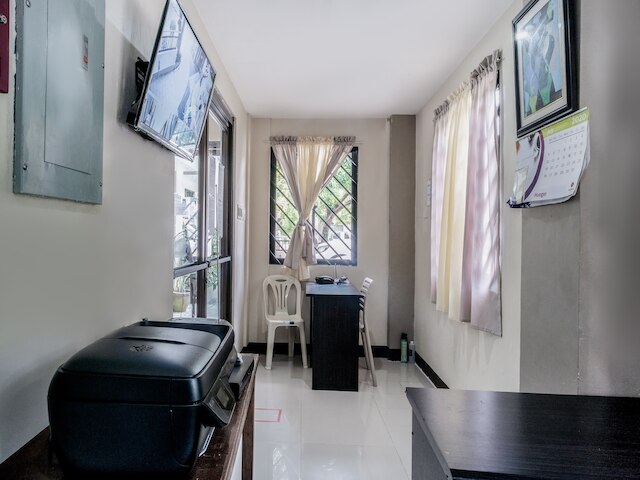 スーパー OYO 604 シャトー シンコ ドーミテル - ホステル