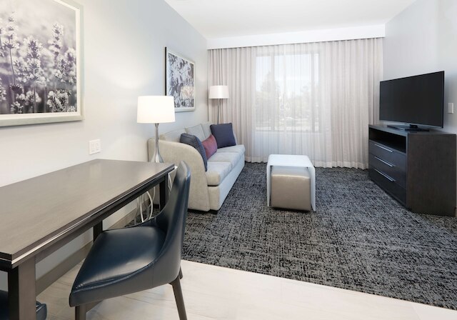 ホームウッド スイーツ バイ ヒルトン アーバイン スペクトラム レイク フォレスト