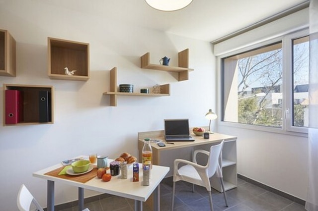 ネメア ボー ザール