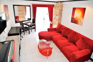 ビーチ コンド ジョムティエン プール ビュー ラージ モダン 1 ベッドルーム キッチン