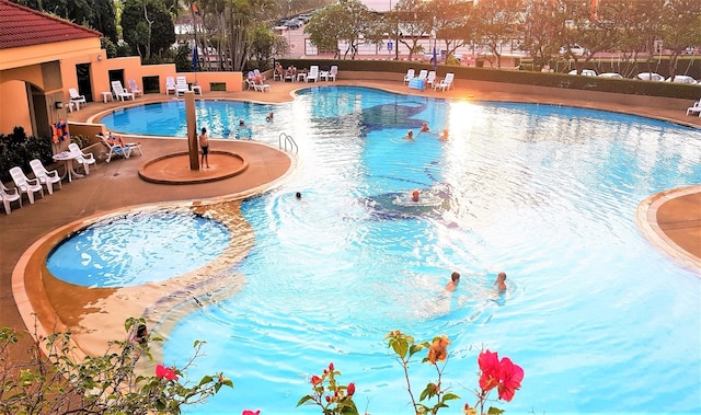 ビーチ コンド ジョムティエン プール ビュー ラージ モダン 1 ベッドルーム キッチン