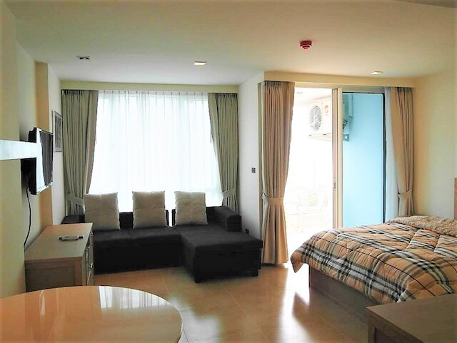 ザ・クリフシー＆プールビュースタジオアパートメントプラトゥームナックパタヤ