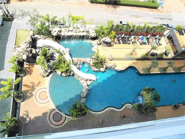 ザ・クリフシー＆プールビュースタジオアパートメントプラトゥームナックパタヤ