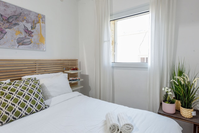 モダン ロフト リトリート ウィズ ルーフトップ バイ シー エヌ レント