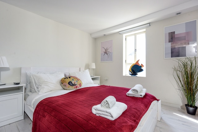 モダン ロフト リトリート ウィズ ルーフトップ バイ シー エヌ レント