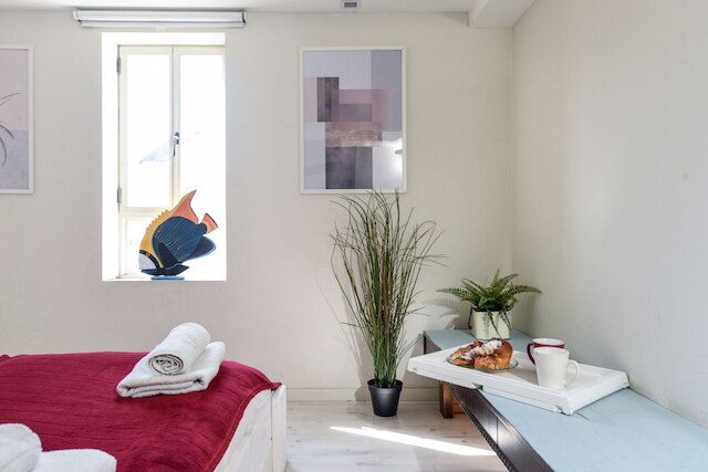 モダン ロフト リトリート ウィズ ルーフトップ バイ シー エヌ レント