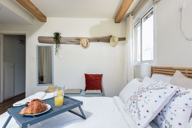 モダン ロフト リトリート ウィズ ルーフトップ バイ シー エヌ レント