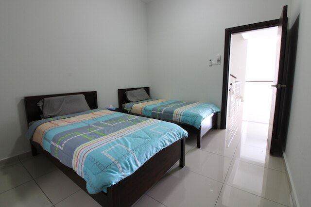 コタ ラクサマナ コンフォータブル クラウド バイ ステップ イン