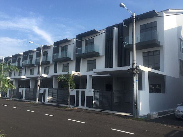 コタ ラクサマナ コンフォータブル クラウド バイ ステップ イン