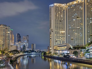 ノボテル スイーツ マニラ アット アクア