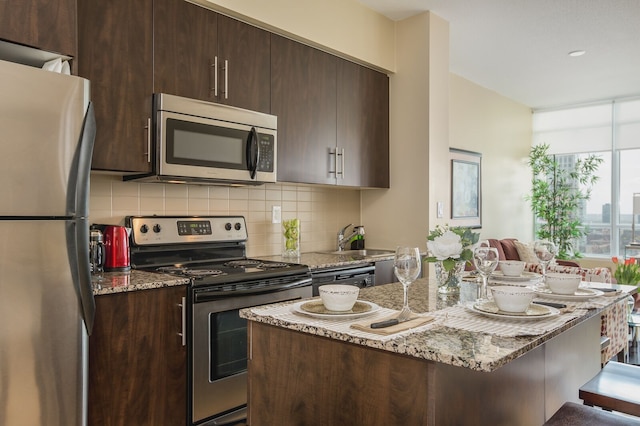 クイックステイ - エグゼクティブ コンド イン ザ ハート オブ ダウンタウン