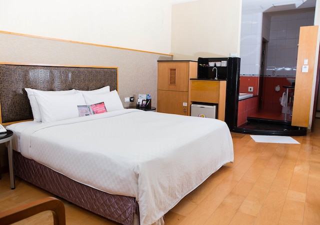 Royal Group Motel Chien Kuo Branch