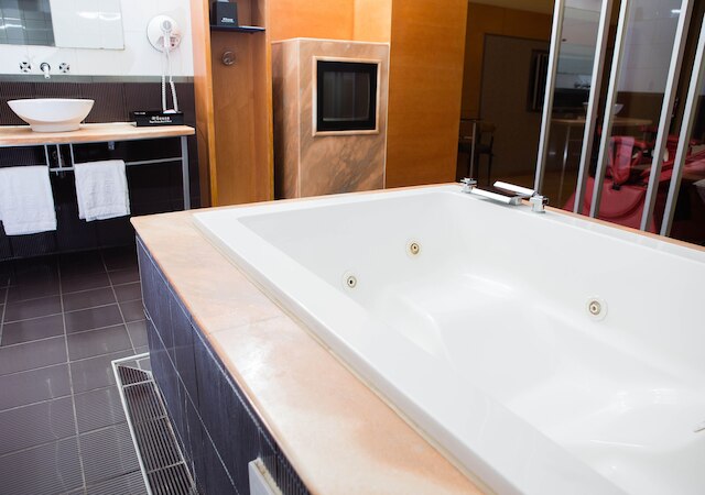 Royal Group Motel Chien Kuo Branch