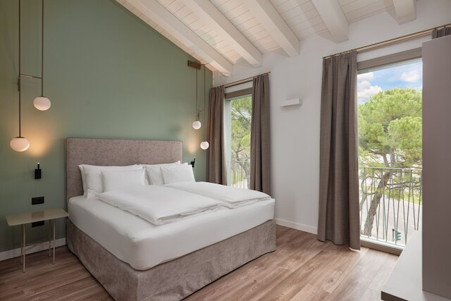 HT ホテル トリエステ