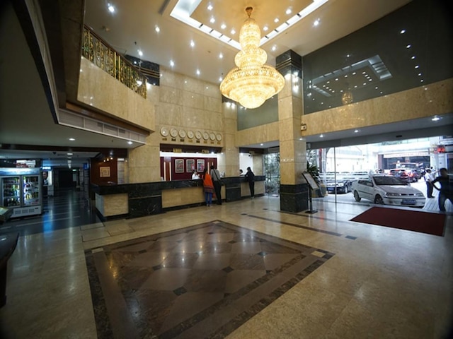 Five Rams City Hotel