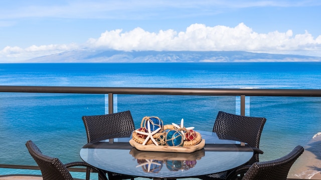 サンズ オブ カハナ 282 2 ベッドルームコンド バイ レッドオーニング