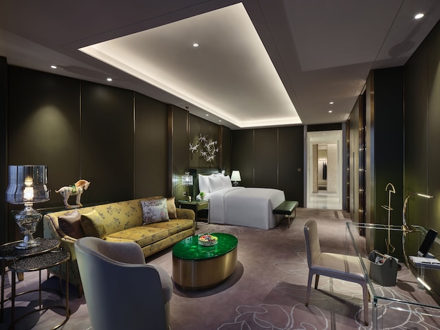 J Hotel, Shanghai Tower