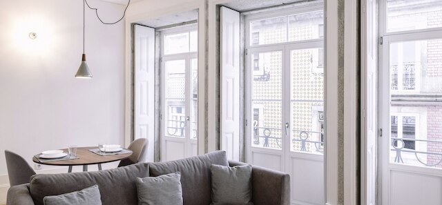 オーム - 3 シS アパートメンツ