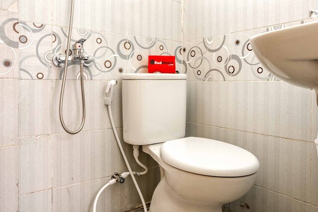 レッドドアーズ アット ジャラン カプテン ムスリム メダン