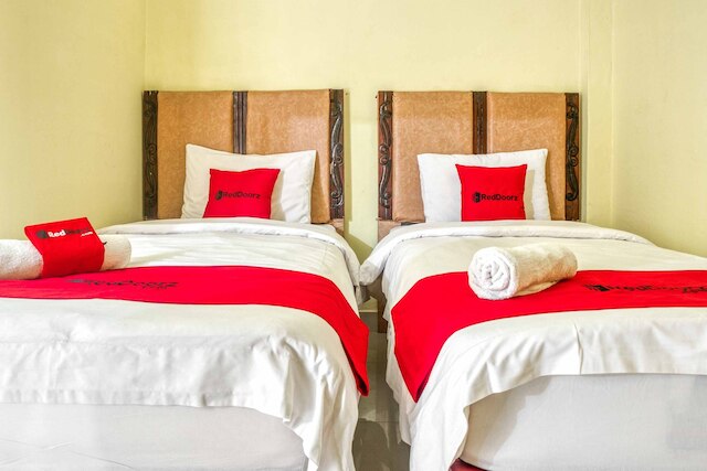 レッドドアーズ アット ジャラン カプテン ムスリム メダン