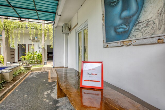 レッドドアーズ ニア エグクッT トール ヌサ ドゥア