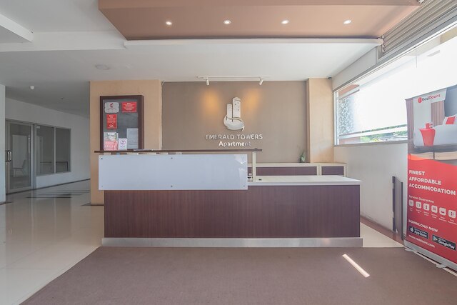 レッドドアーズ アパートメント アット エメラルド タワーズ バンドン