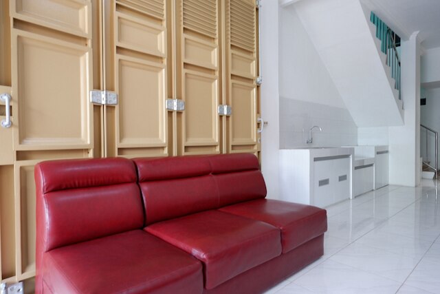 レッドドアーズ ホステル ニア コタ ラマ スマラン