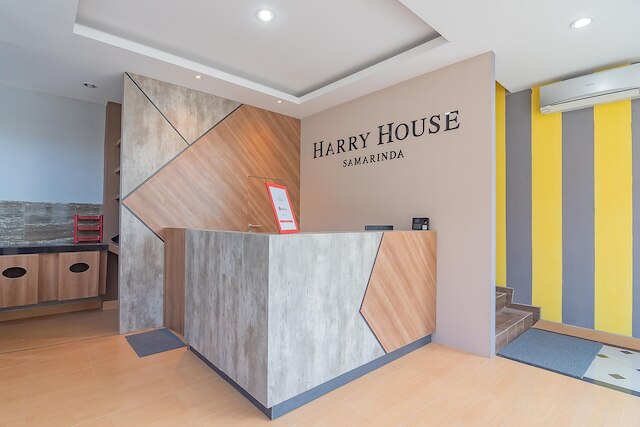 レッドドアーズ プラス ニア タマン ブダヤ サマリンダ