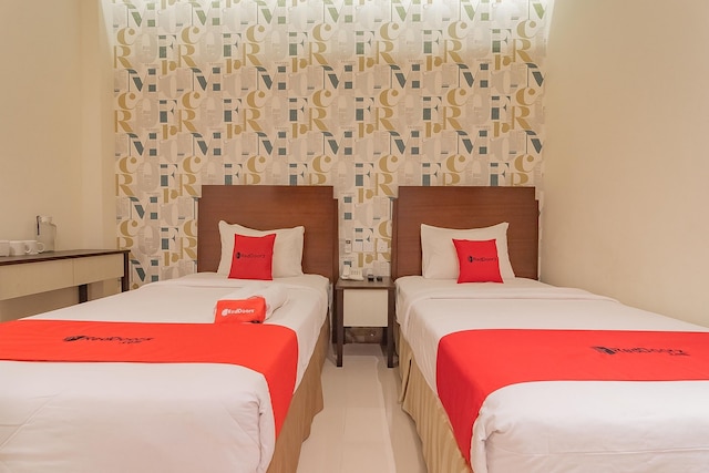 レッドドアーズ プラス アット シラジ サルマン サマリンダ