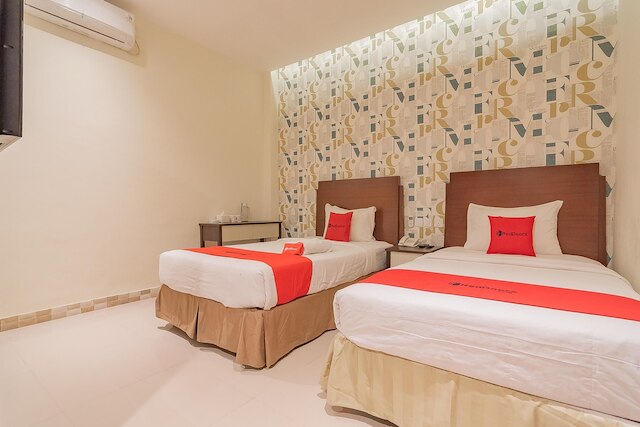 レッドドアーズ プラス アット シラジ サルマン サマリンダ