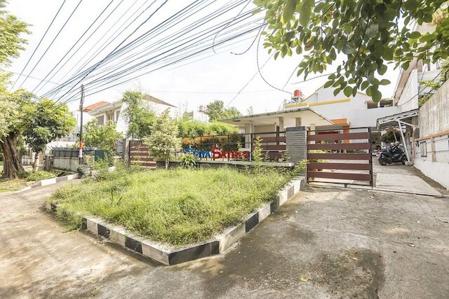 クールコスト シャリア アット ジャラン シシンガマンガラジャ スマラン