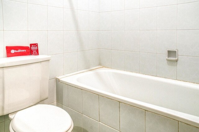 レッドドアーズ ニア プラザ セナヤン