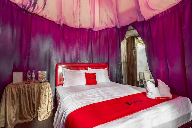 レッドドアーズ アット アパッチ キャンプ