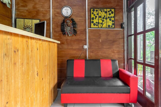 レッドドアーズ アット アパッチ キャンプ